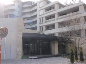 【外観】 | 鉄筋コンクリート造のがっちりとした建物。