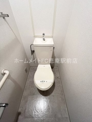 大阪市鶴見区浜３丁目の賃貸マンションのトイレ