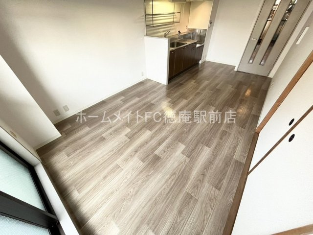 大阪市鶴見区浜３丁目の賃貸マンションの居間・リビング