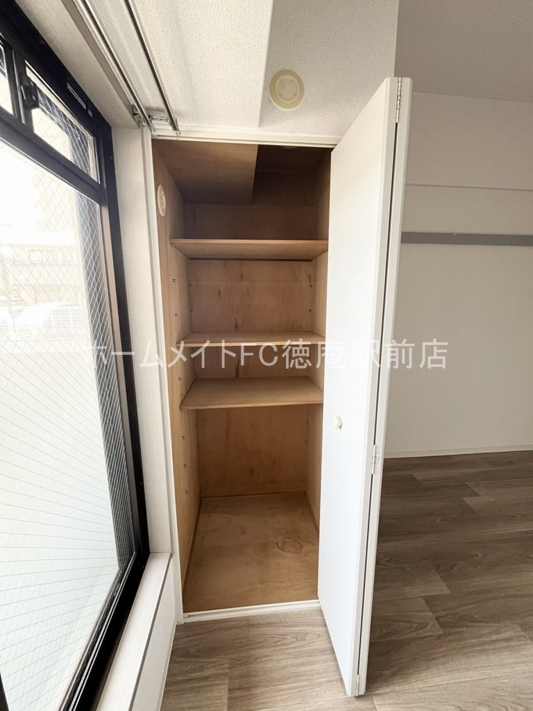 大阪市鶴見区浜３丁目の賃貸マンションの収納