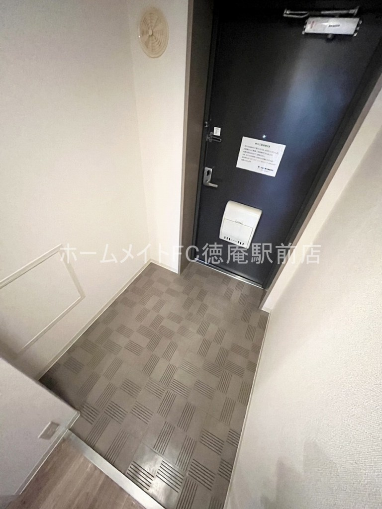 大阪市鶴見区浜３丁目の賃貸マンションの玄関