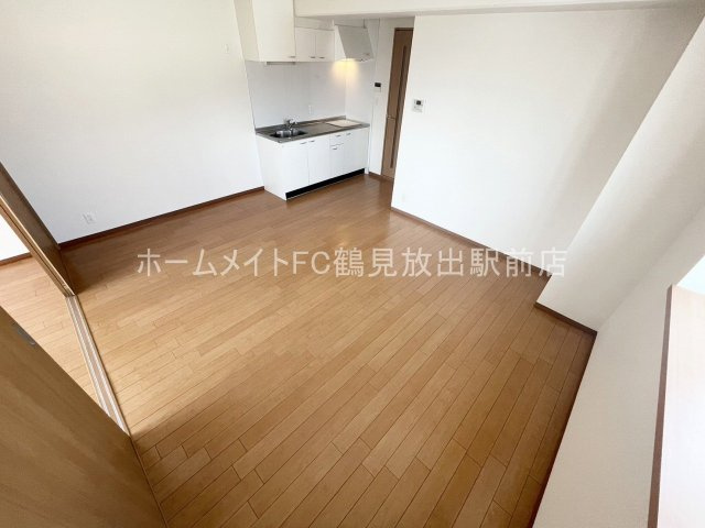 大阪市鶴見区放出東２丁目の賃貸マンションの居間・リビング