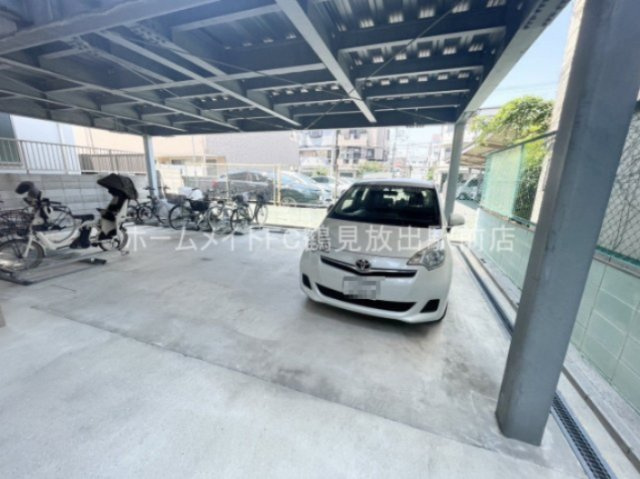 大阪市鶴見区放出東２丁目の賃貸マンションの駐車場
