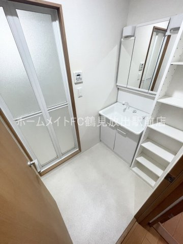 大阪市鶴見区放出東２丁目の賃貸マンションの洗面所