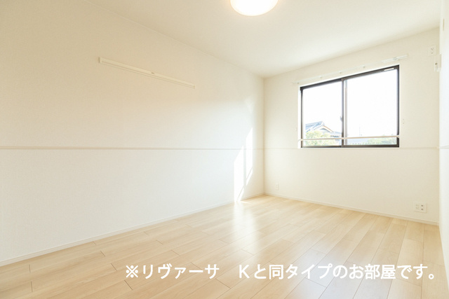 誉田町２丁目アパート（０２６５９５５０２）の洋室|広々とした洋室です