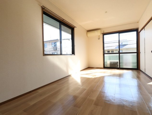 熊本市南区平成１丁目のアパートの洋室