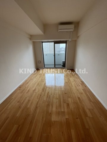 エスライズ梅田DOSHINの居間・リビング|おしゃれなリビングです