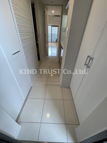 エスライズ梅田DOSHINの玄関|収納もある玄関です