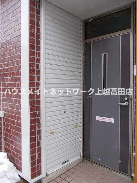 スノー　ヒーロー　Ｂの設備|外部物置（参考同型102号室室内写真）