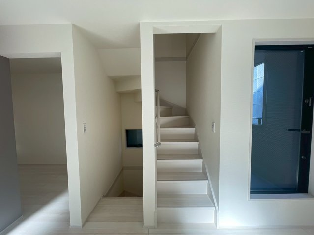 横浜市鶴見区朝日町2丁目 新築戸建て【仲介手数料無料】カースペース2台