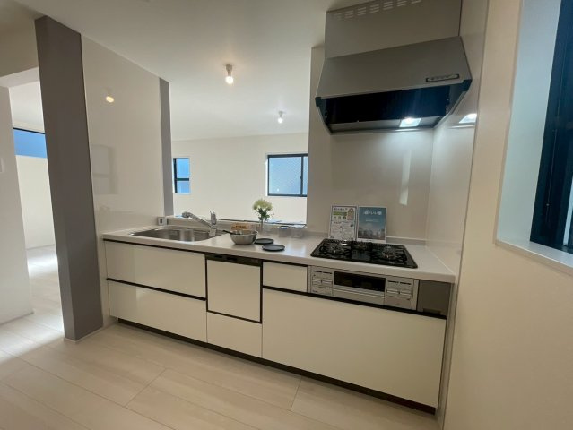 横浜市鶴見区朝日町2丁目 新築戸建て【仲介手数料無料】カースペース2台