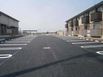 【駐車場】 | フォーゲルテラス ブラウ Ⅳ | 駐車場