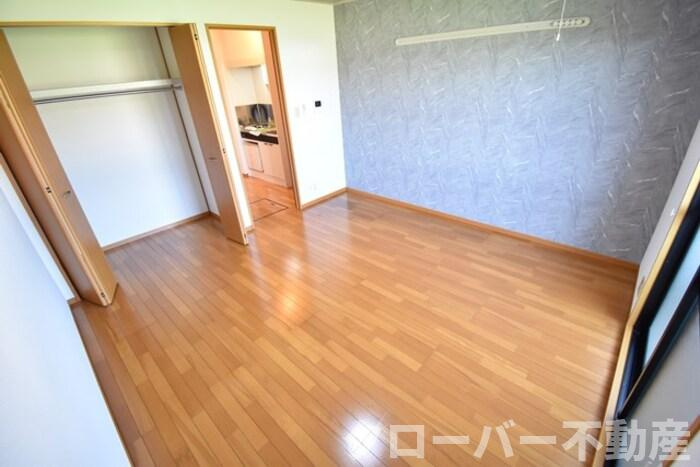 ベルシャトル B棟の居間・リビング