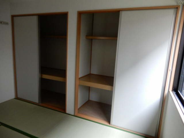 グランディールＮＫＴ　２棟の収納