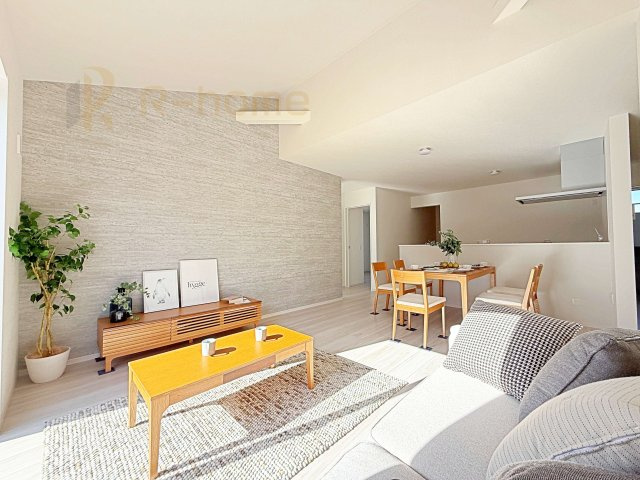 ひたちなか市中根12期　新築戸建て　1号棟の居間・リビング|広々としたLDK♪充分な広さがあり、ご家族でインテリアのレイアウトを考えるのも楽しみですね！