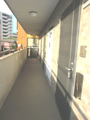 【その他共用部分】 | 新田町小川マンション | 共用廊下です