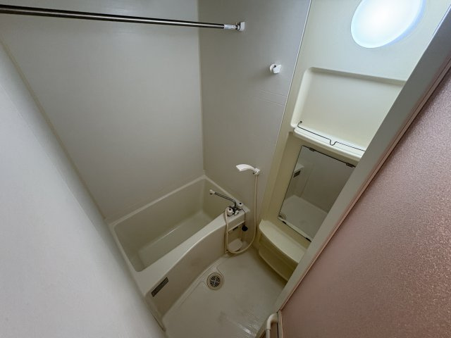 神戸市西区二ツ屋２丁目のアパートの浴室