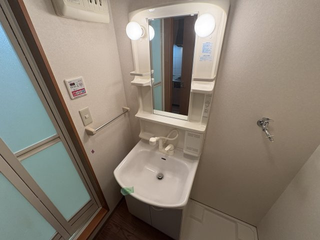 神戸市西区二ツ屋２丁目のアパートの洗面所