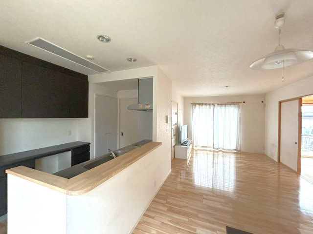 【居間・リビング】 | 坂東市辺田　中古戸建