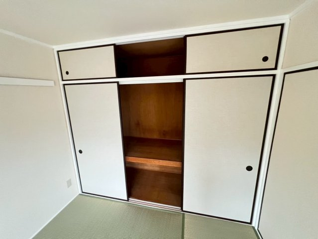 成田市玉造７丁目の賃貸マンションの収納