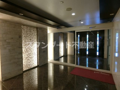 【ロビー】 | WOB UMEDA(ウォブウメダ)