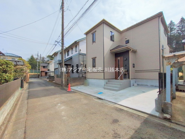 月々6万円台～　新築戸建　川越市笠幡　第43の前面道路含む現地写真|前面道路：南側4.0ｍ公道、9.92ｍ接道
お車の出し入れもラクラクです♪