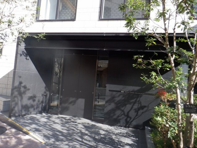 プラウドタワー東池袋ステーションアリーナのエントランス