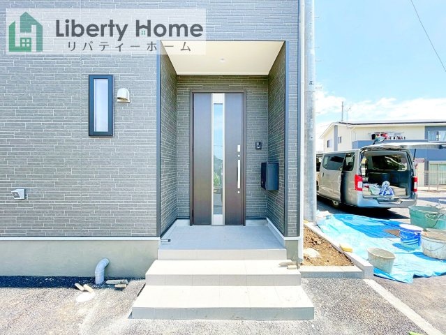 笠間市平町第4　新築戸建　1号棟のエントランス