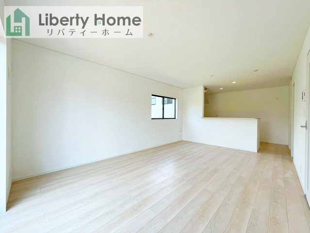 笠間市平町第4　新築戸建　1号棟の居間・リビング