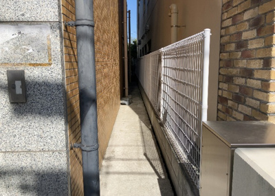 【庭】 | アーバンヒルズ本厚木 | 物件によっては、入居者が個人的に使用できる専用庭がついているものもあります。また、住宅の中にある土間の部分を庭と呼ぶこともあります。庭の用途は住む人によって変わり、それによってデザインもさまざまです。