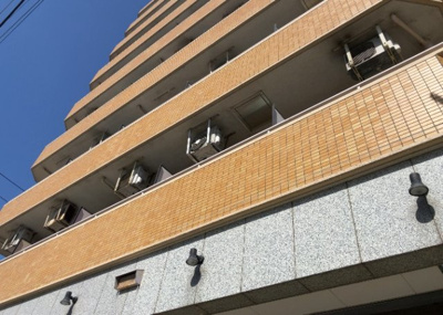 【外観】 | アーバンヒルズ本厚木 | 眺望の良さを楽しめるダイニングキッチンで家族団らんの時間を過ごしてはいかがでしょうか。バルコニーから見える景色を家族で眺める時間は、時間が経つのを忘れてしまいそうですね。是非、現地を見に行きましょう！