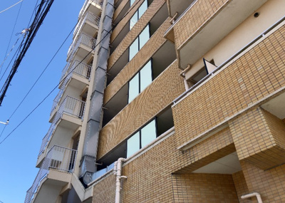 【内装】 | アーバンヒルズ本厚木 | 共有部分は、住民なら誰もが使える設備のこと。例えば駐車場やエレベーター、インターネット設備、セキュリティ設備などがあります。他にも、マンションの廊下・外部階段やエントランス・ゴミ置き場などがあります。