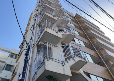 【内装】 | アーバンヒルズ本厚木 | 共用部分は、一棟の建物に住む区分所有者全員が共同で所有するとし、共用部分の管理、補修などは、区分所有者で形成される管理組合が行います。個人の判断で勝手に変更することはできませんので覚えておきましょう。