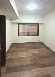 【洋室】 | シャルマンフジ堺北 | シンプルな居住空間だからこそ家具の配置やインテリアデザインが楽しめます。