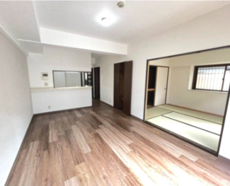  | シャルマンフジ堺北 | シンプルな建具のデザインになっているので、お好きなテイストの家具を集めて寛げる空間を造って頂くことができます。