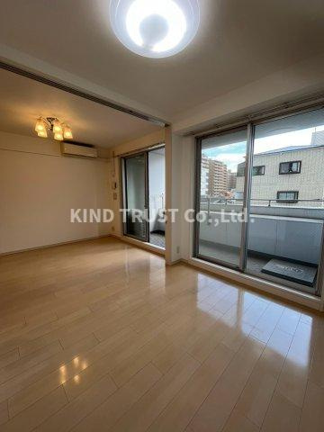 BELISTA北梅田の居間・リビング|ゆったり過ごせる居間です