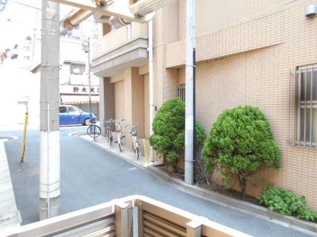 メゾン六郷の展望|表通りより少し高い位置になります。