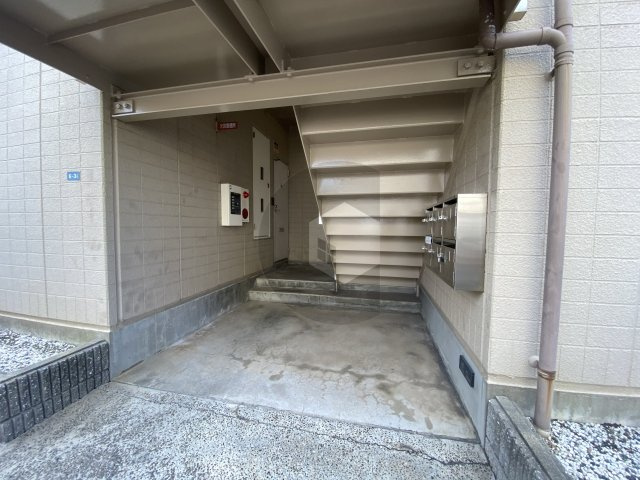 ピアハイム俊徳道のエントランス