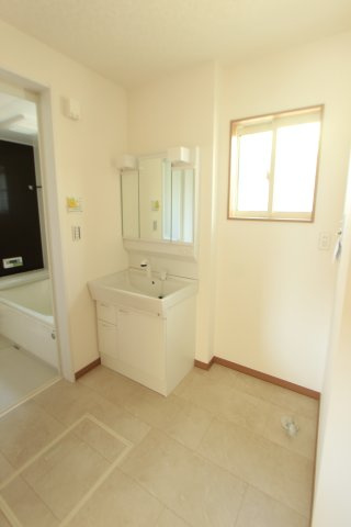 LienA棟の洗面所