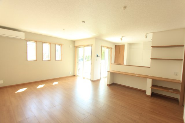 LienA棟の居間・リビング