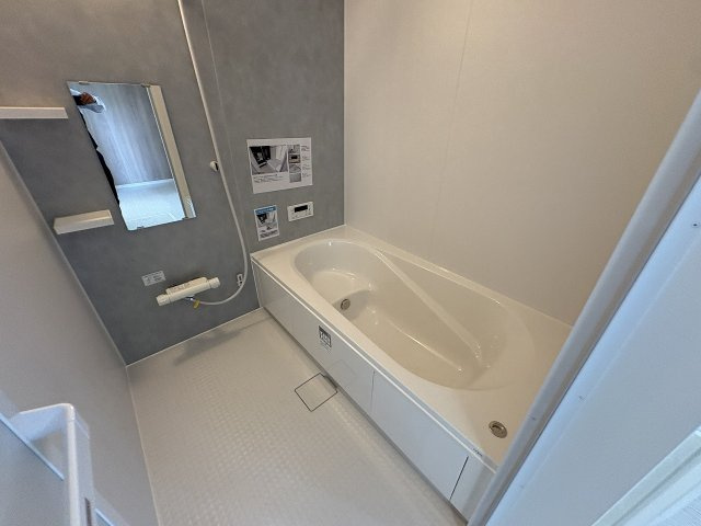【浴室】 | 春日市白水ヶ丘2丁目2期　1号棟（全2棟）【仲介手数料無料・0円】 | 現地写真。浴室です。