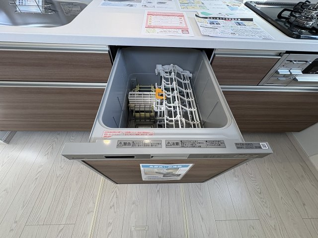 【キッチン】 | 春日市白水ヶ丘2丁目2期　1号棟（全2棟）【仲介手数料無料・0円】 | 現地写真。