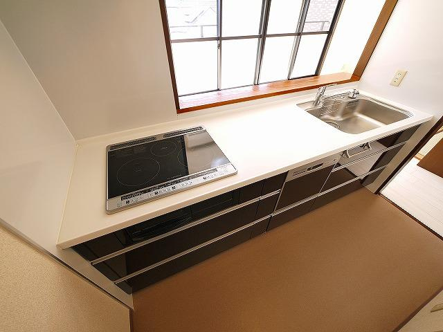 レフィナード・ラ・シャレー生駒のキッチン|きれいなキッチンです