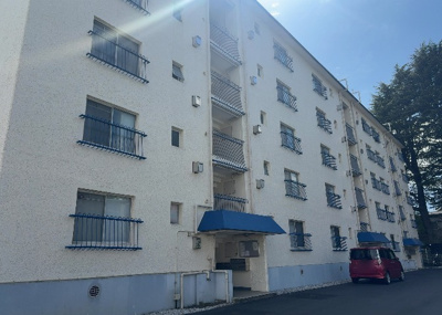 【構造・工法・仕様】 | 京王淵野辺マンション | ＳＲＣ造は強度や耐震性の面でもRC造と比べて優れています。そのため、10階建以上の高層または超高層マンションなどの建築にも多く採用されています。柱や梁などのサイズが小さくても高い耐震性を確保できます。