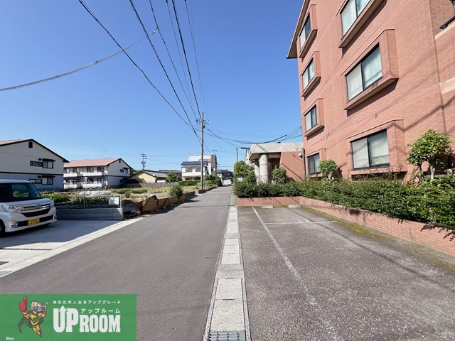 ガーディアン扶桑の駐車場