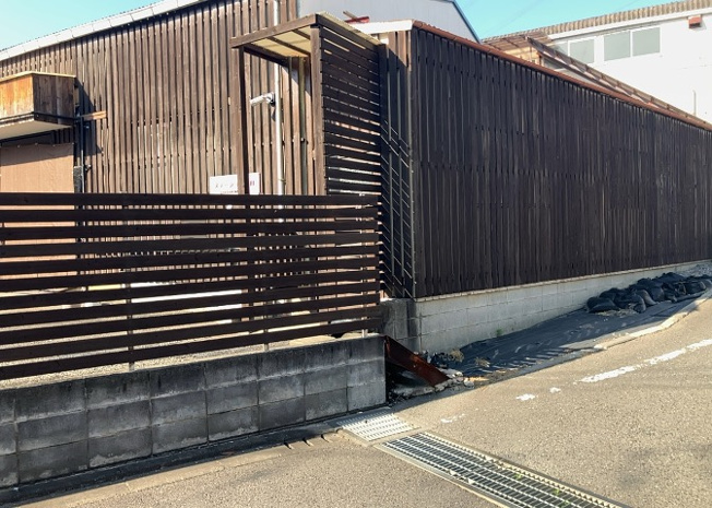 【外観】 | 土地の面積＝住宅面積ではありません。建ぺい率の問題などで、土地のある場所によって住宅を建てられる面積は限られています。高さもしかり、「土地」という言葉の中には、建築条件も含まれると考えておきましょう。