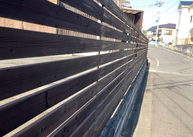 【外観】 | 人が暮らすうえで日光は大切な要素となります。日当たりの良さは譲れないポイントですね。併せて近くに大きな建築物の建築予定がないか、あるいはそれが可能な土地が近くにないか事前に確認することもお勧めします。