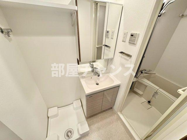 エスリード栄エステージの独立洗面台