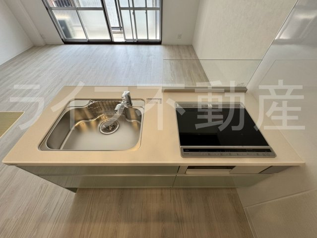 フローラ長田のキッチン|コンパクトなキッチンで掃除もラクラク