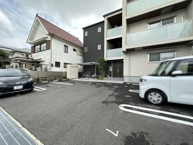 クレールⅡの駐車場